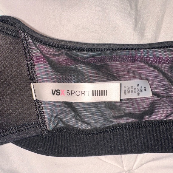 Victoria’s Secret Sports Bra 36C - Picture 4 of 4
